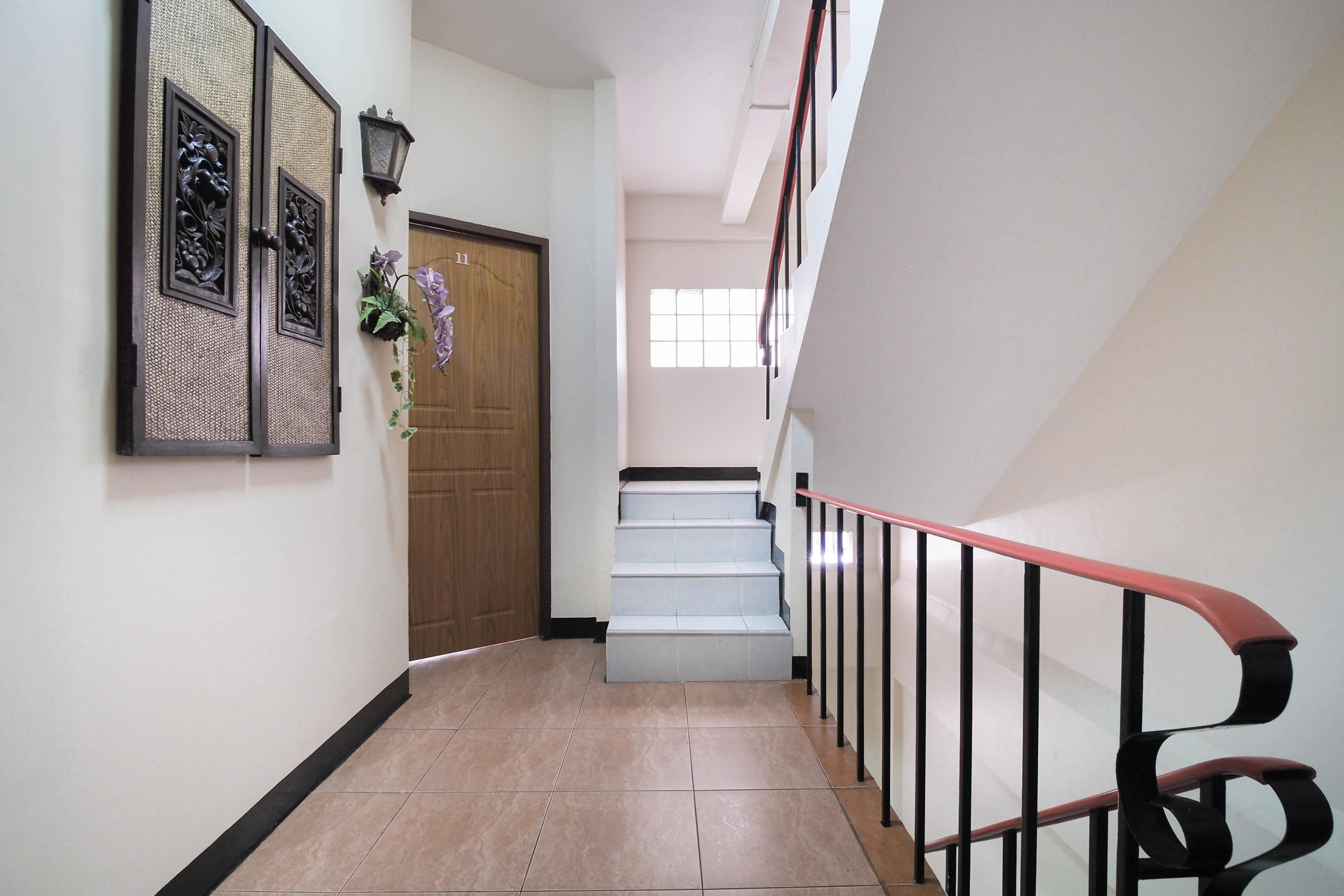 Oyo 963 Sunshine Guesthouse Pattaya Dış mekan fotoğraf
