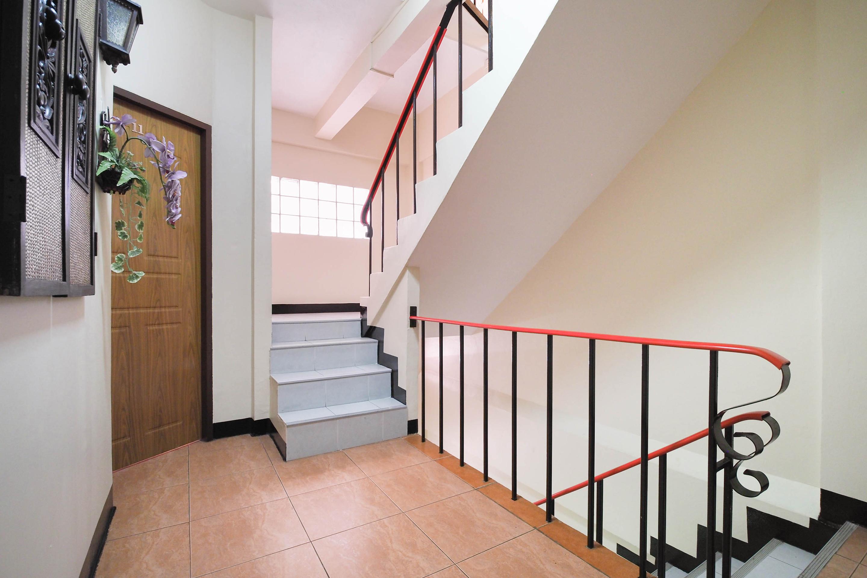 Oyo 963 Sunshine Guesthouse Pattaya Dış mekan fotoğraf