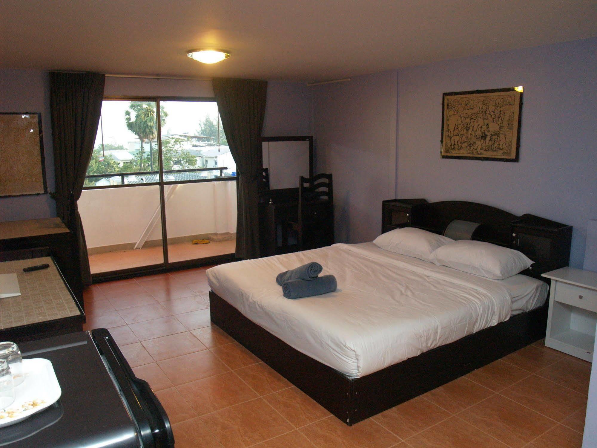 Oyo 963 Sunshine Guesthouse Pattaya Dış mekan fotoğraf