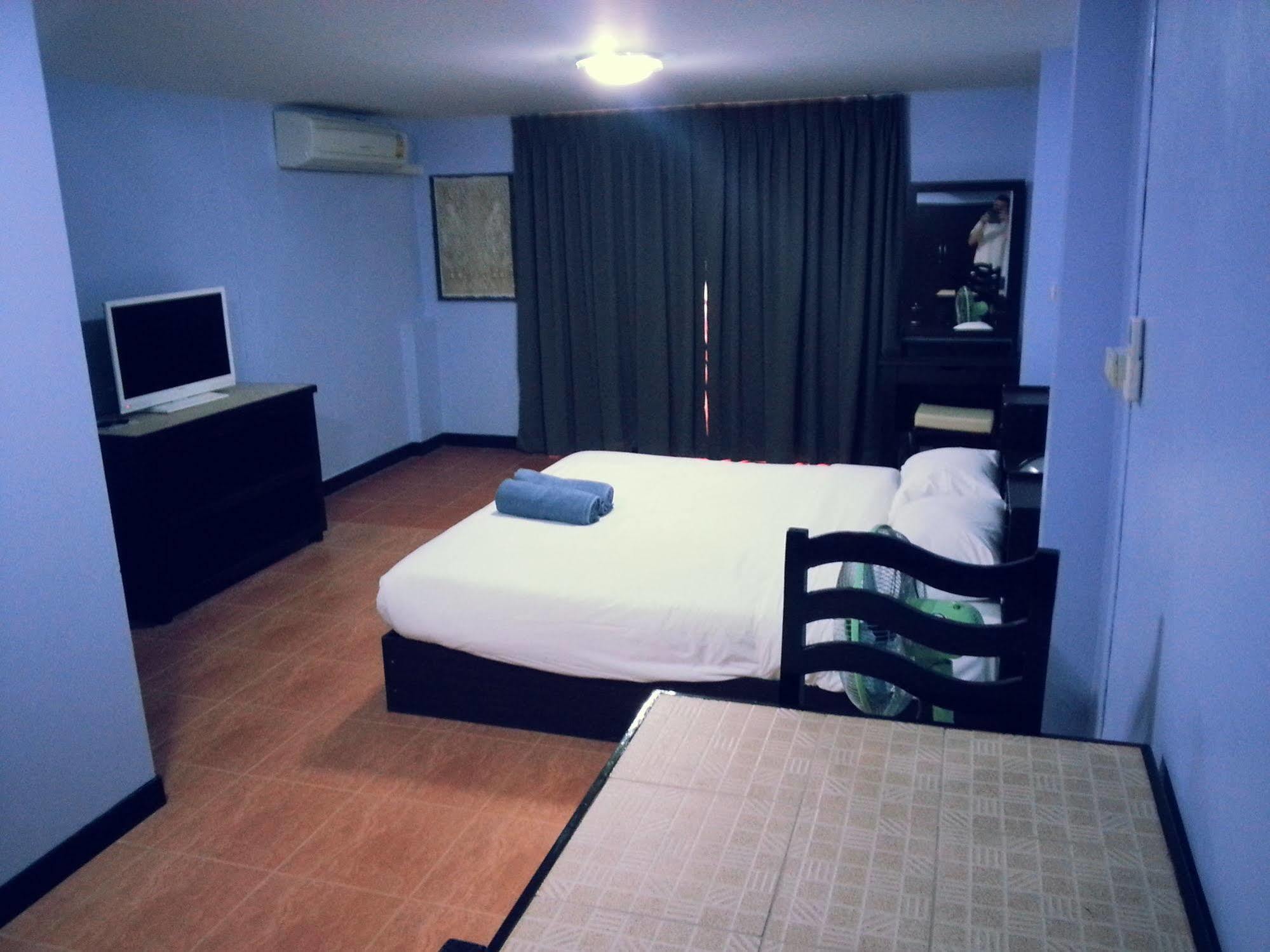 Oyo 963 Sunshine Guesthouse Pattaya Dış mekan fotoğraf
